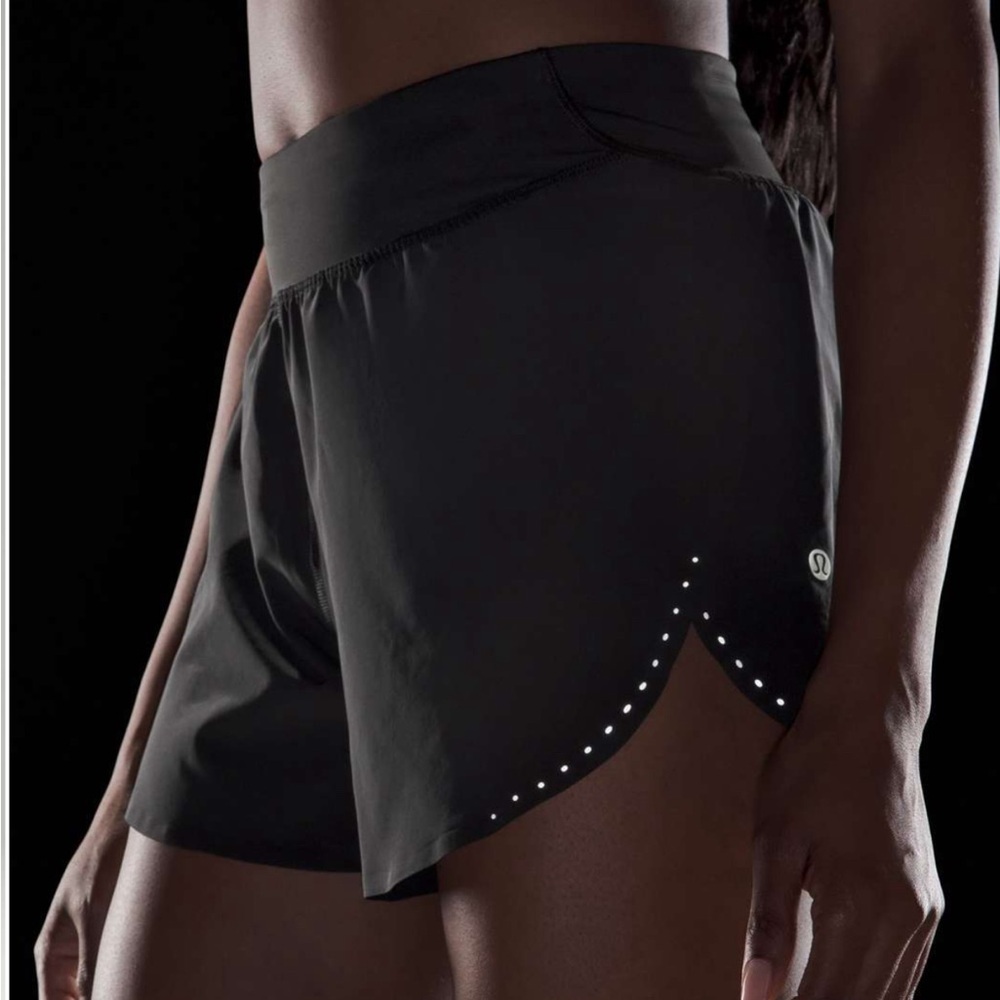 Lululemon Fast And Free Shorts 3"
Size 4